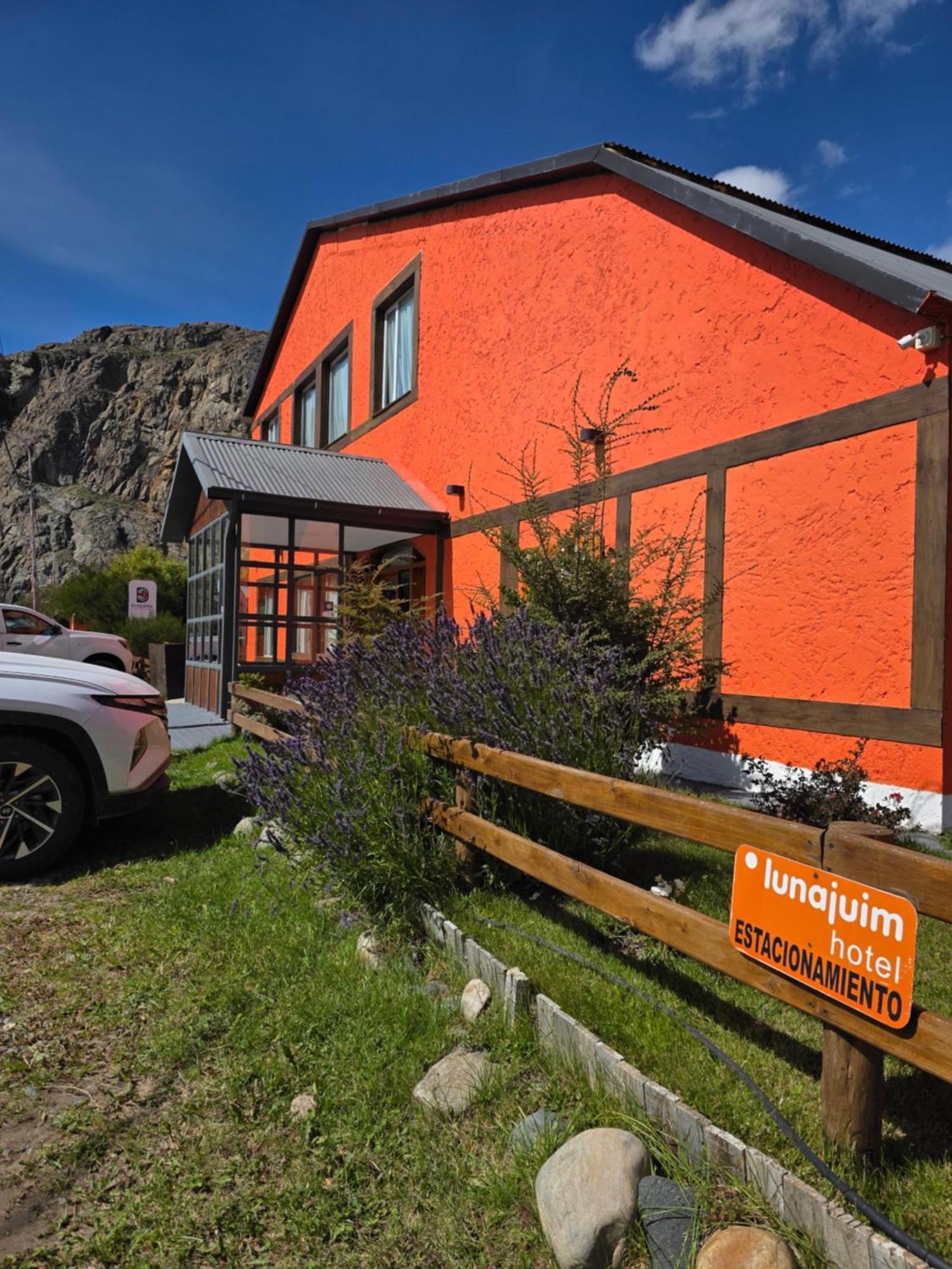 Hotel Lunajuim El Chaltén Exterior foto